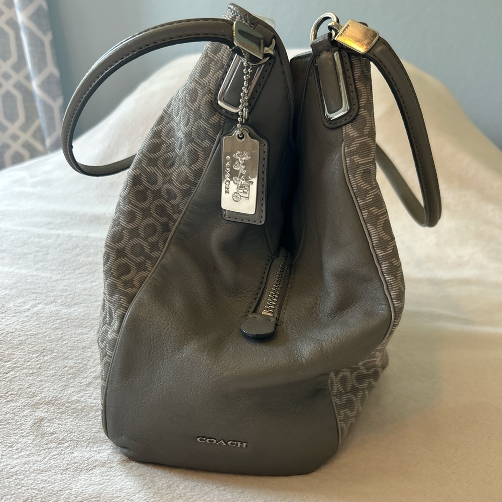 Coach, Grey Purse, Size large